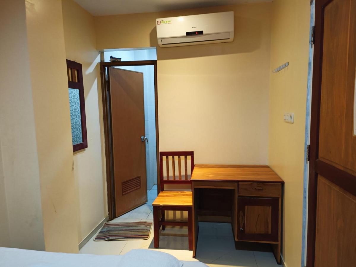 Balqies Homestay Syariah Makassar Mitra Reddoorz Exterior foto